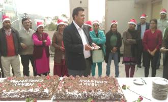 Shamit Khemka With Employees during Christmas Shamit Khemka With Employees during Christmas